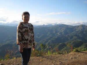 บนเขาสูงมองไปข้างหลังลิบลิ่วจะเปลี่ยนใจกลับก็ไม่ได้แล้ว