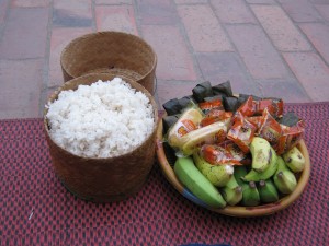 อาหารพื้นเมืองสำหรับตักบาตร